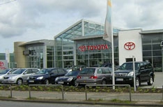 Российская Тoyota увеличивает продажи и цены