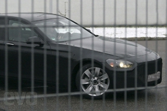 Под объективы камер попался новый BMW