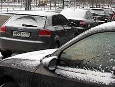 Столичные дороги покрылись льдом
