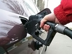 Бензин продолжает дешеветь