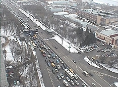 Движение на западе и севере столицы сильно затруднено
