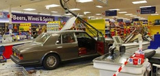 Водитель Rolls-Royce протаранил универмаг
