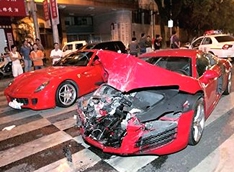 Audi R8 врезалась в Ferrari 599 GTB