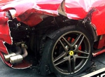 У Ferrari на скорости взорвалось колесо 