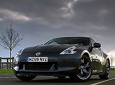 Nissan выпустит черных красавцев