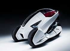 Honda создала гибрид мотоцикла и автомобиля