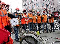 Автомобилисты сами отремонтировали дороги