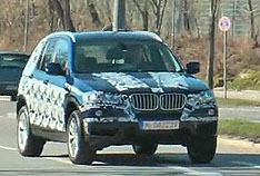 Новый BMW X3 показался на дороге