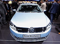 Volkswagen принес в Париж свежий 