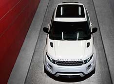 Land Rover начинает слежку за знаменитостями