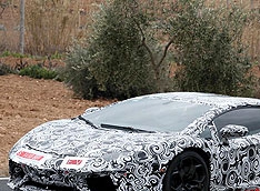 Новой Lamborghini не удалось скрыться от камер