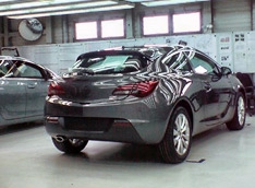 На Facebook увидели хетч Opel Astra GTC