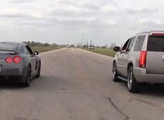 Cadillac Escalade vs Nissan GT-R