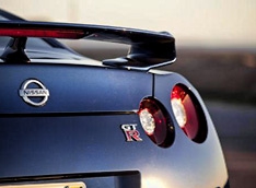 Nissan GT-R 2012 станет легче и мощнее