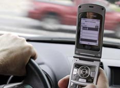 SMS убили три тысячи водителей