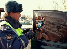 Штрафы за тонировку не коснулись владельцев дорогих авто