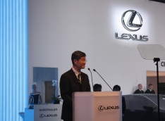 Infiniti JX и Lexus представили премьеры