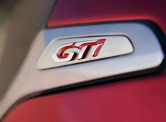 Peugeot 208 GTi: "камбэк" по-французски?