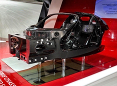В сеть утекли изображения мотора Ferrari F70