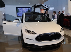 Tesla задерживает выпуск Model X до конца 2014 года