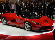 Британские ученые доказали, что за рулем Ferrari скучно