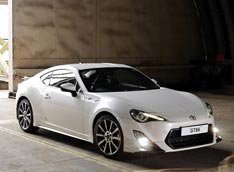 Инженеры Toyota работают над седаном и универсалом GT86
