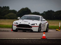 Aston Martin открывает гоночную школу