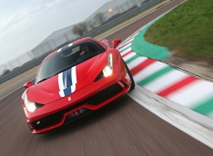 Ferrari увеличивает прибыль, сокращая производство