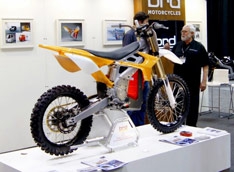 BRD разрабатывает полноприводный гибридный военный мотоцикл