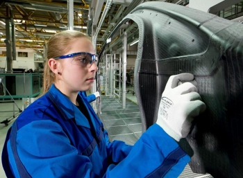 Процесс сборки BMW i8 на заводе в Лейпциге