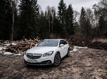 Opel Insignia Country Tourer. Фото с тест-драйва