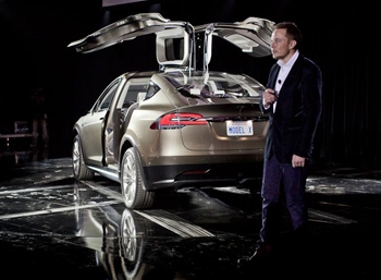 Tesla сделает из Model S амфибию