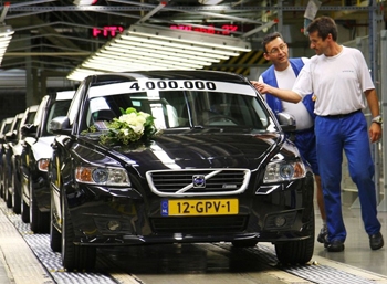 Volvo будет продавать в России китайские ХС90