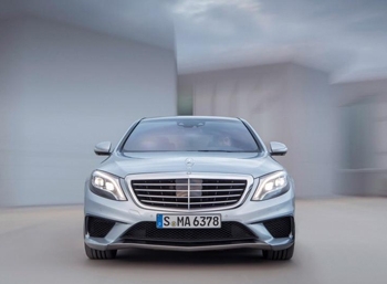 Автомобили марки Mercedes-Benz останутся у чиновников