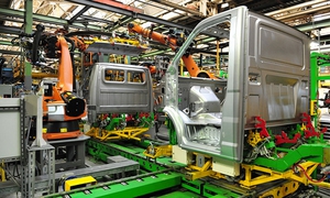 Правительство продлило программу поддержки российских автопроизводителей