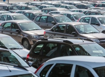 АВТОВАЗ в октябре показал рост продаж впервые за 19 месяцев