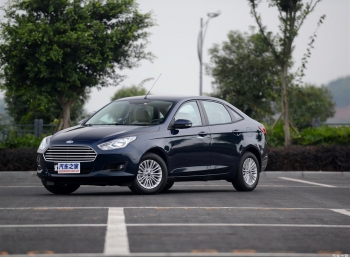 Новый седан Ford показали на фото