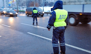 Полицейским запретят снимать номера за тонировку