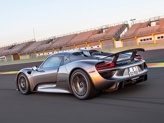 Компания Porsche распродала все супергибриды 918 Spyder