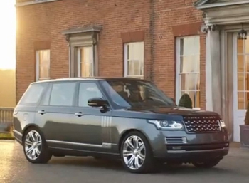 Range Rover SVAutobiography выводит английскую роскошь на новый уровень 
