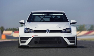 Volkswagen представил гоночную модификацию Golf