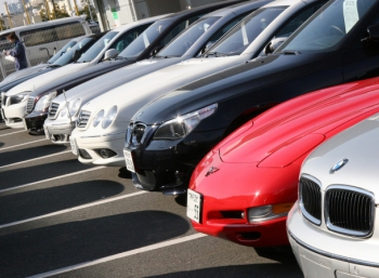 Покупатели подержанных машин переключились на «свежие» автомобили