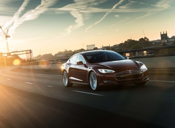 Tesla теряет 4000 долларов на каждой проданной Model S