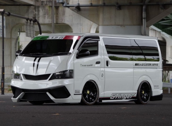 Микроавтобус в стиле Lamborghini от японских тюнеров