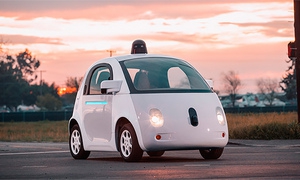 Компании Google запрещают делать автомобиль без руля