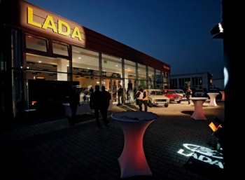 В Венгрии открылся первый автосалон LADA