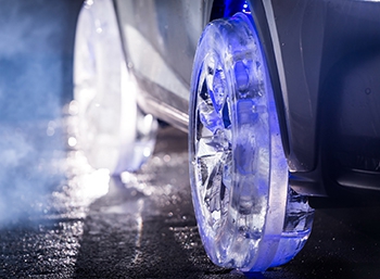 Lexus NX ездит на полностью функциональных ледяных колесах