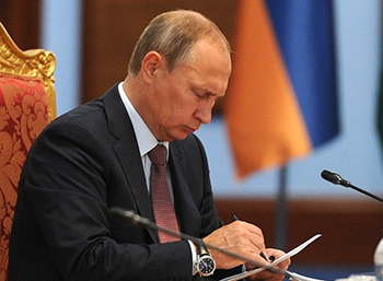 Путин хочет наказывать нарушителей по записям с телефонов