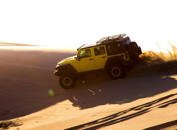 Pennzoil поиздевались над Jeep Wrangler в пустыне