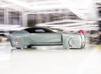 Rolls-Royce 103EX: автономная электрическая карета для будущих лордов
